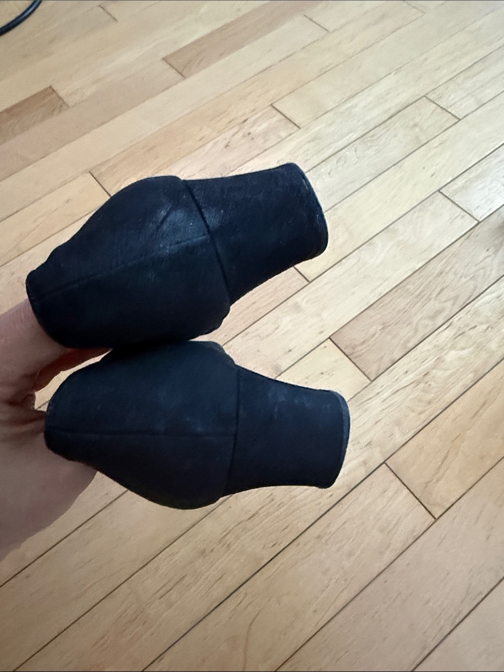 CHANEL Black Suede Logo Cap Toe Flats size 8.5 - Picture 4 of 10